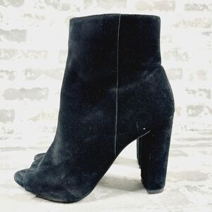 Steve Madden Mannzo Black Suede Peep Toe Ankle Boots K394